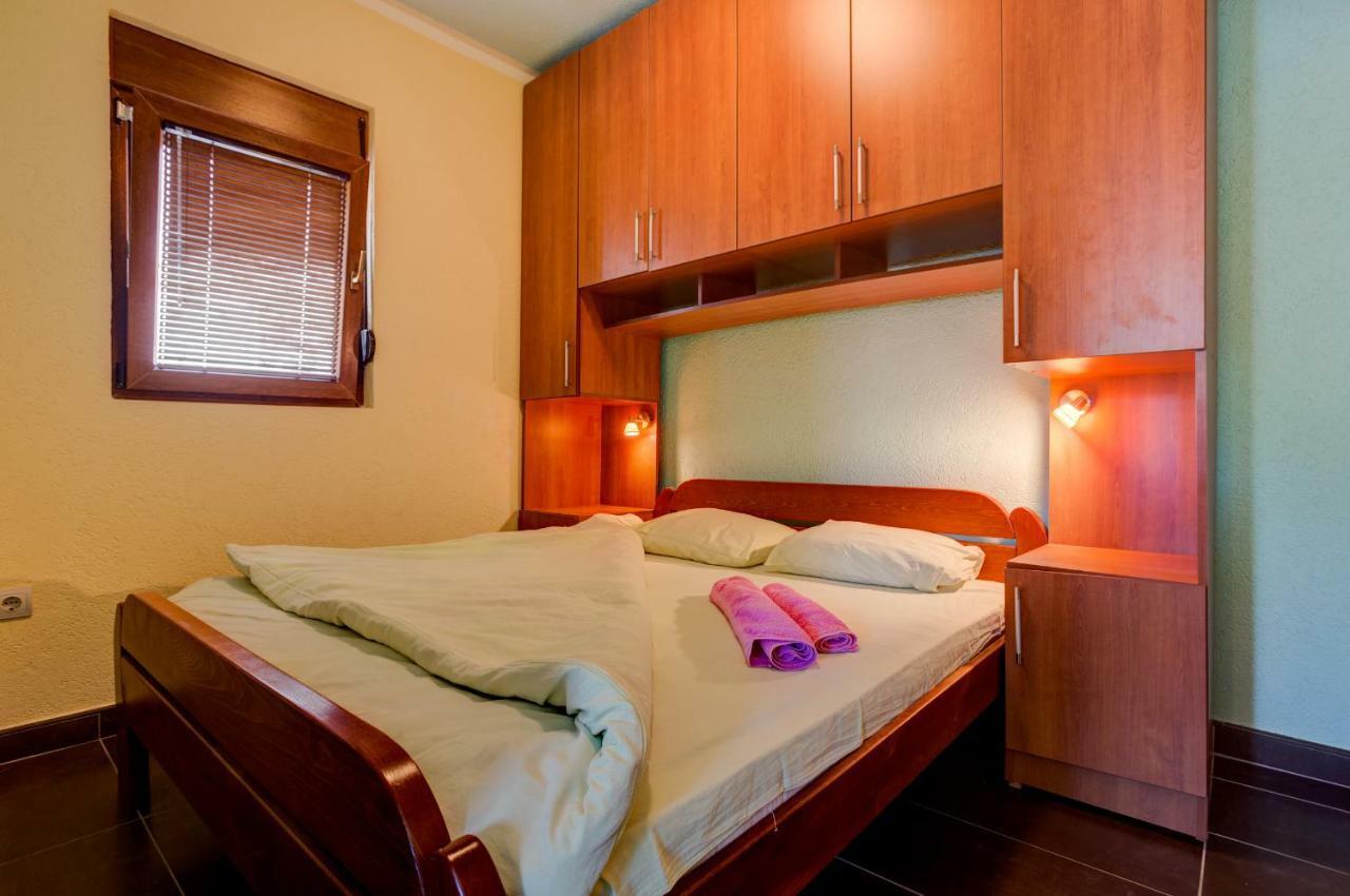 Romeo And Juliet Apartments Tivat Zewnętrze zdjęcie