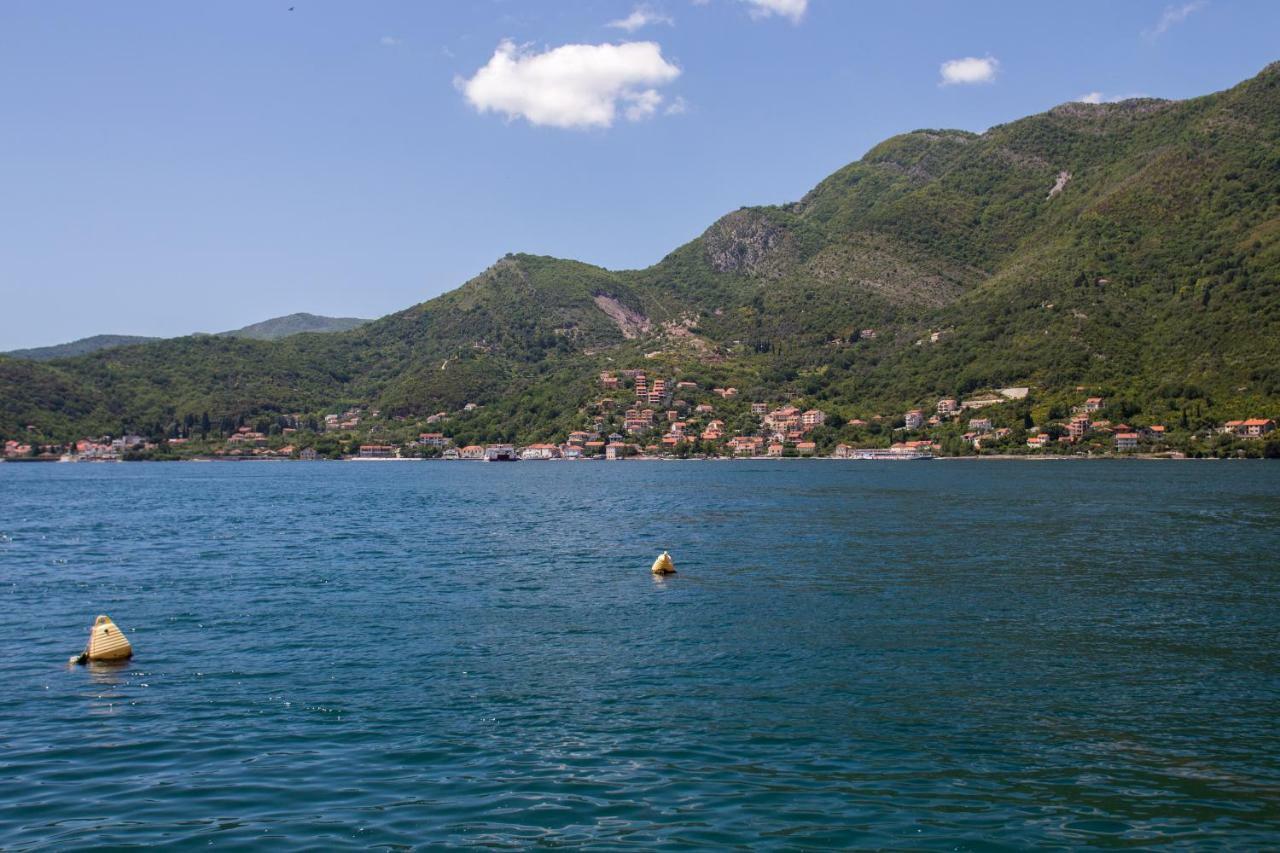Romeo And Juliet Apartments Tivat Zewnętrze zdjęcie