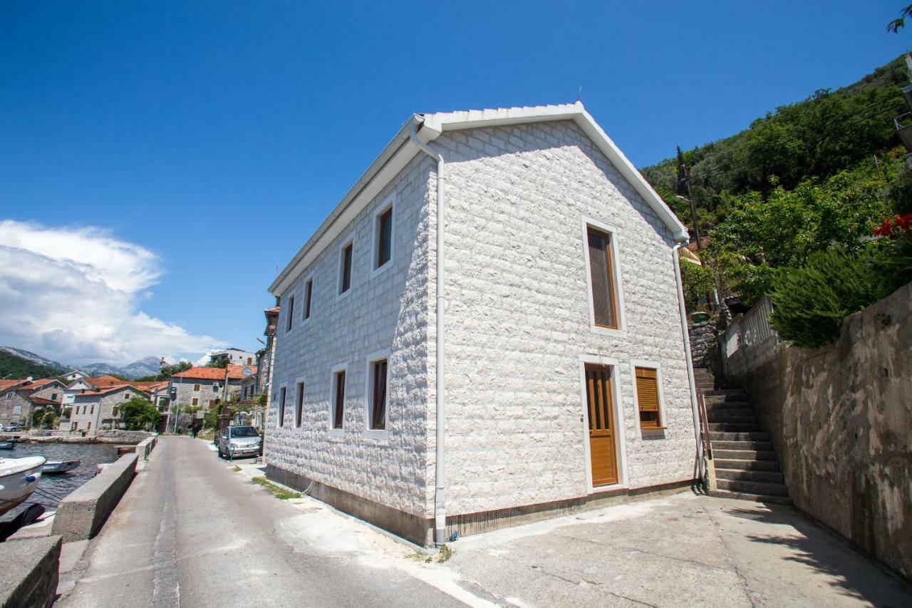 Romeo And Juliet Apartments Tivat Zewnętrze zdjęcie