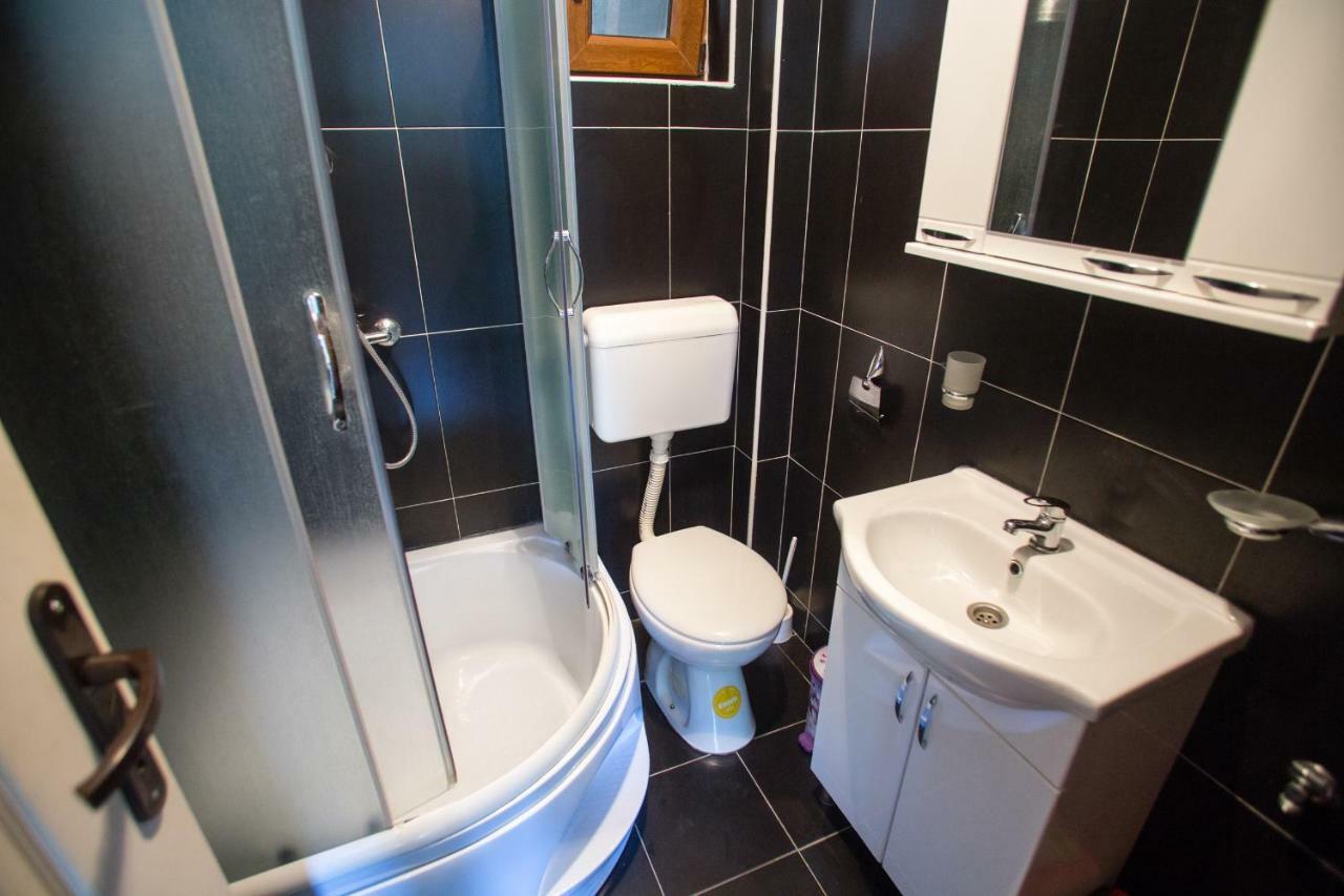 Romeo And Juliet Apartments Tivat Zewnętrze zdjęcie
